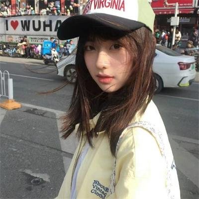 穿着旗袍的女孩